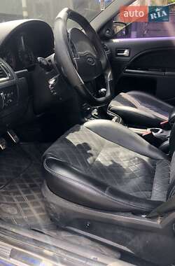 Седан Ford Mondeo 2004 в 