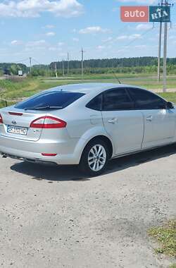 Лифтбек Ford Mondeo 2009 в 