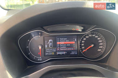 Седан Ford Mondeo 2013 в 
