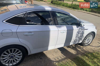 Седан Ford Mondeo 2013 в 