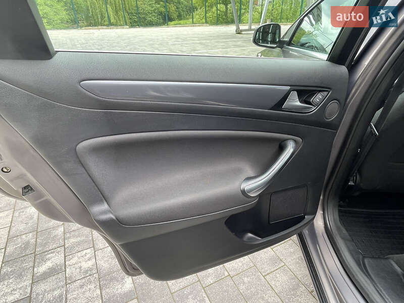Лифтбек Ford Mondeo 2014 в Львове