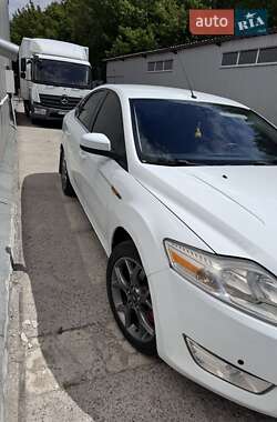 Седан Ford Mondeo 2010 в 