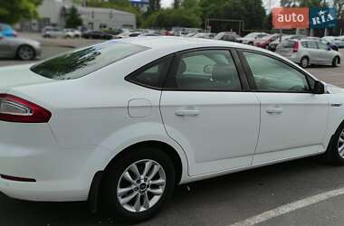 Седан Ford Mondeo 2012 в 