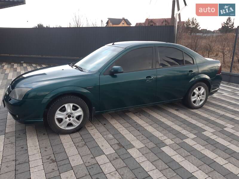 Седан Ford Mondeo 2002 в Городке