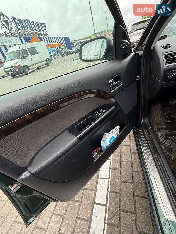 Лифтбек Ford Mondeo 2003 в Львове