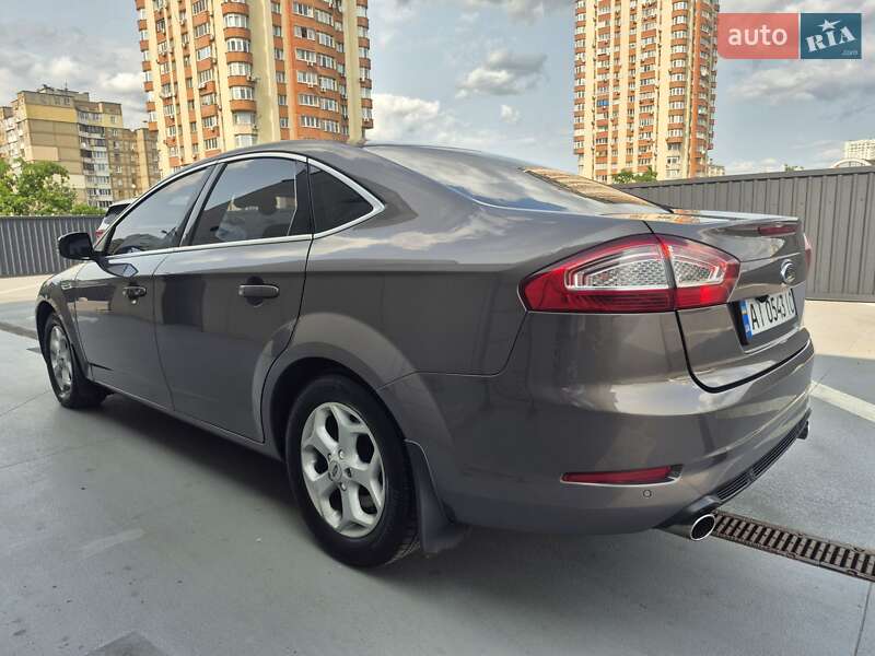 Седан Ford Mondeo 2011 в Киеве