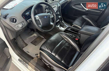 Седан Ford Mondeo 2012 в 