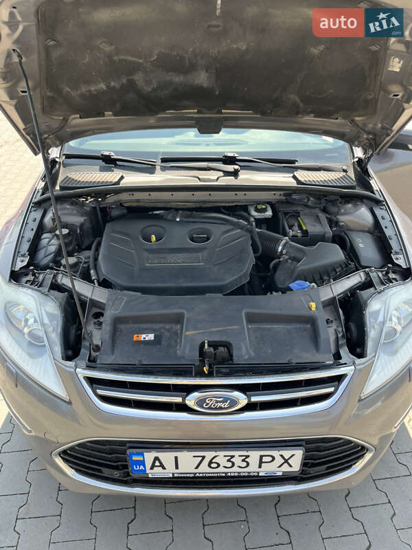 Седан Ford Mondeo 2011 в Бучі