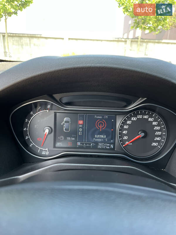 Седан Ford Mondeo 2011 в Бучі