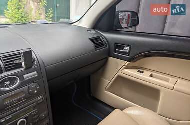 Ліфтбек Ford Mondeo 2005 в 