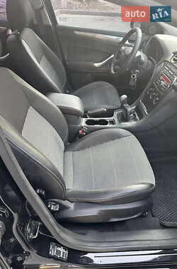 Седан Ford Mondeo 2011 в 