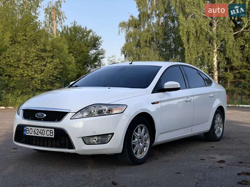 Лифтбек Ford Mondeo 2009 в 