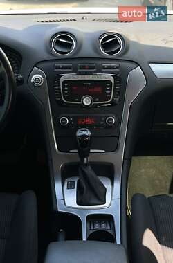 Седан Ford Mondeo 2011 в 