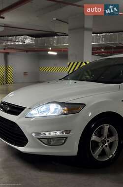 Лифтбек Ford Mondeo 2013 в 
