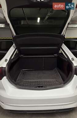 Лифтбек Ford Mondeo 2013 в 