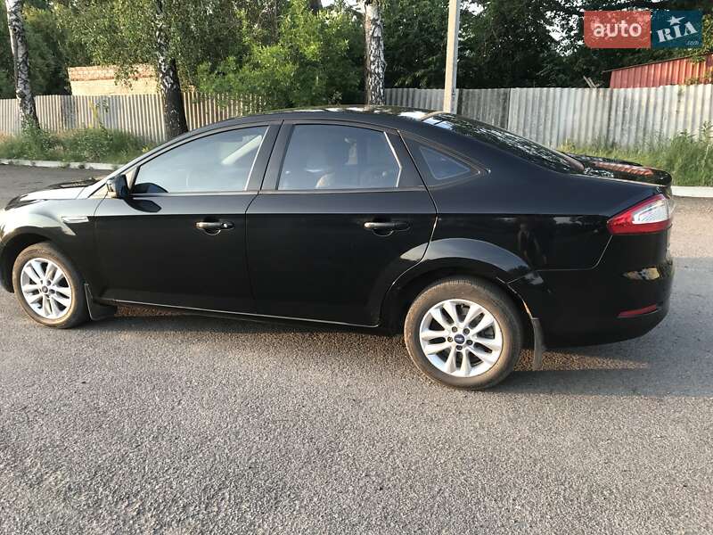 Седан Ford Mondeo 2011 в Первомайске