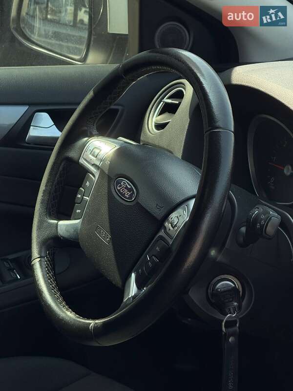 Универсал Ford Mondeo 2011 в Черновцах