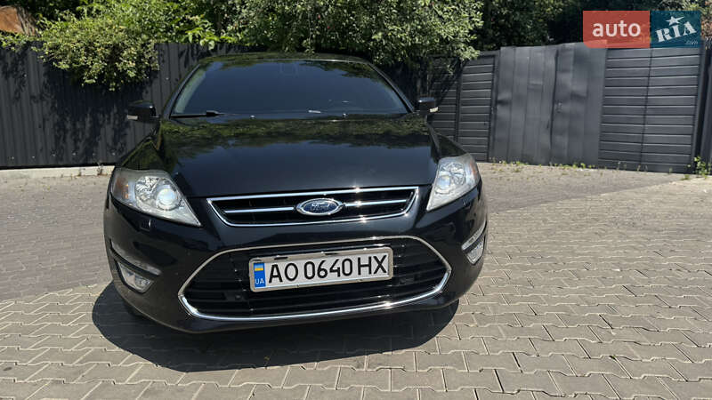Седан Ford Mondeo 2013 в Ужгороді