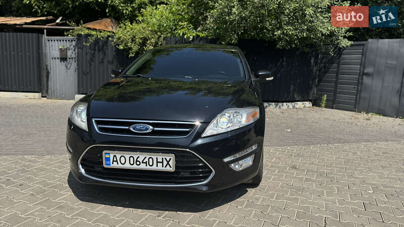 Седан Ford Mondeo 2013 в Ужгороде