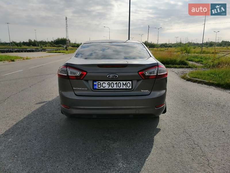 Седан Ford Mondeo 2011 в Львове