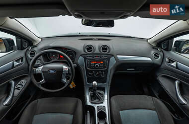 Седан Ford Mondeo 2012 в 