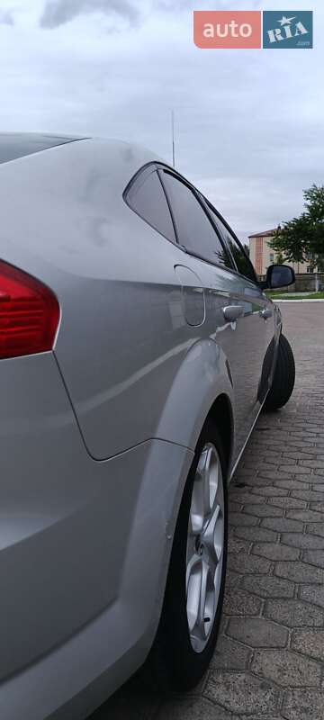 Лифтбек Ford Mondeo 2009 в Костополе