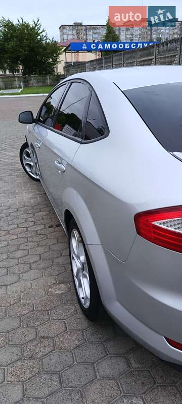 Лифтбек Ford Mondeo 2009 в Костополе