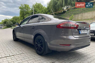 Седан Ford Mondeo 2011 в 