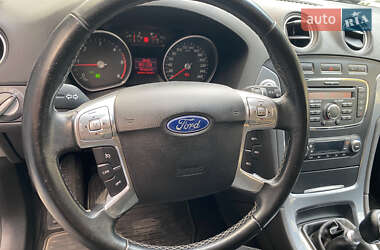 Седан Ford Mondeo 2011 в 