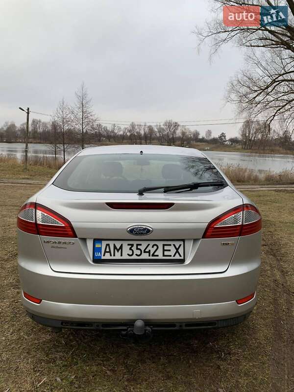 Седан Ford Mondeo 2010 в Мене