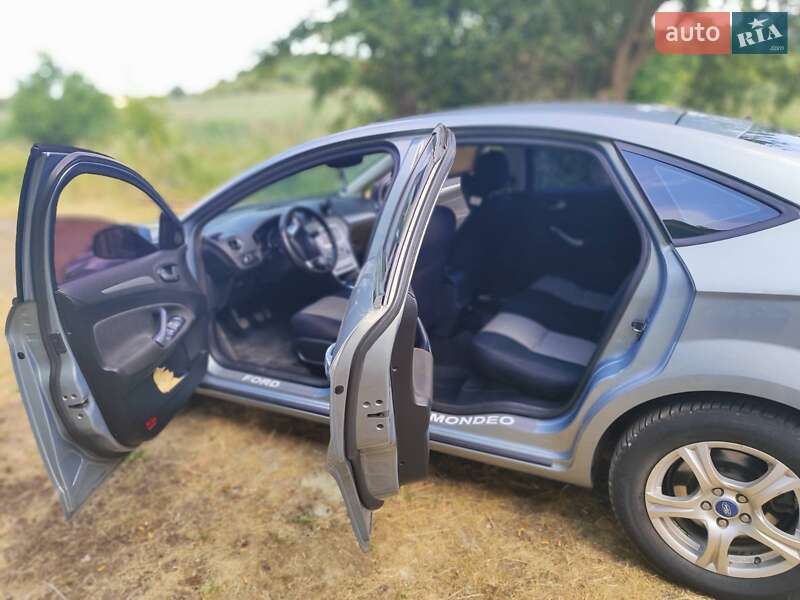 Лифтбек Ford Mondeo 2008 в 