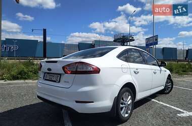 Седан Ford Mondeo 2011 в 