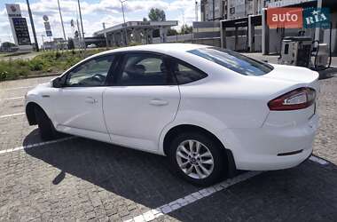 Седан Ford Mondeo 2011 в 