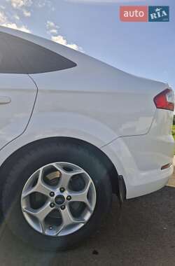 Ліфтбек Ford Mondeo 2013 в  фото 7 Ліфтбек Ford Mondeo 2013 в