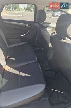 Ліфтбек Ford Mondeo 2013 в  фото 9 Ліфтбек Ford Mondeo 2013 в