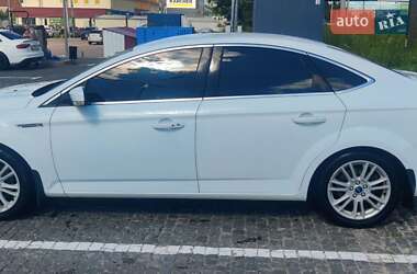 Седан Ford Mondeo 2011 в 