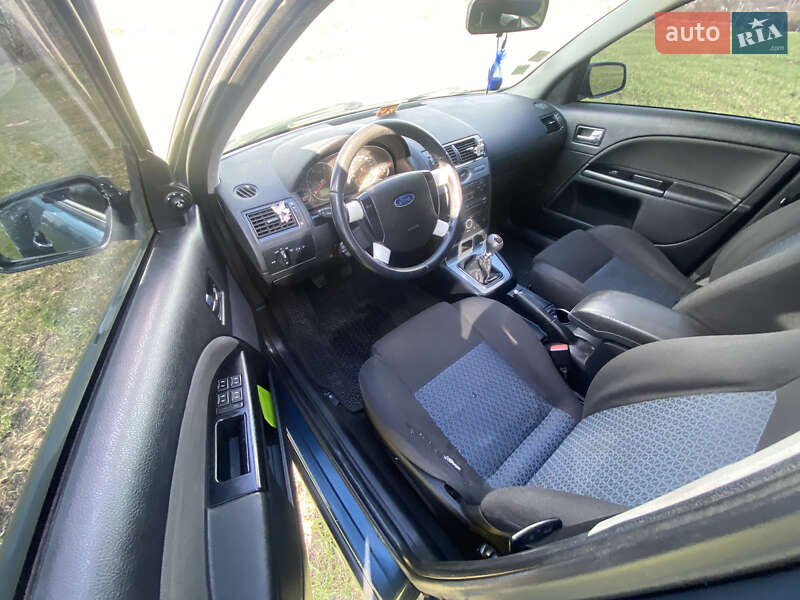 Седан Ford Mondeo 2005 в Киеве