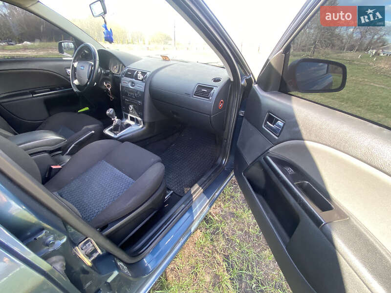 Седан Ford Mondeo 2005 в Киеве