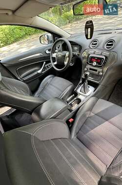 Лифтбек Ford Mondeo 2010 в 