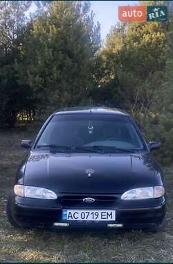 Седан Ford Mondeo 1993 в Іваничах