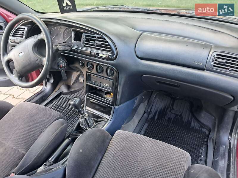 Лифтбек Ford Mondeo 1994 в Черновцах