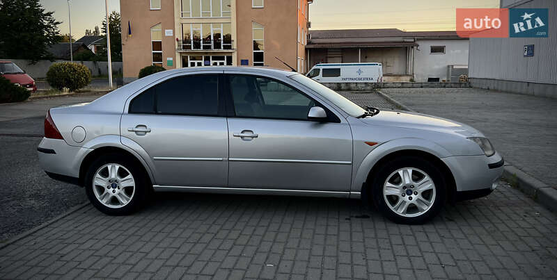 Седан Ford Mondeo 2001 в Ужгороді