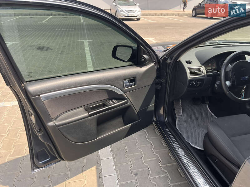 Лифтбек Ford Mondeo 2005 в Одессе