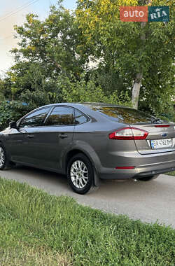 Лифтбек Ford Mondeo 2013 в 
