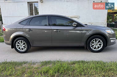 Лифтбек Ford Mondeo 2013 в 