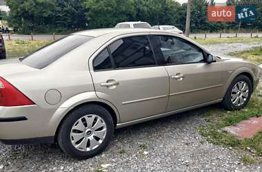Седан Ford Mondeo 2004 в 