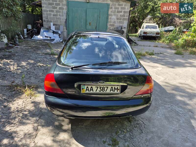 Лифтбек Ford Mondeo 1998 в Киеве