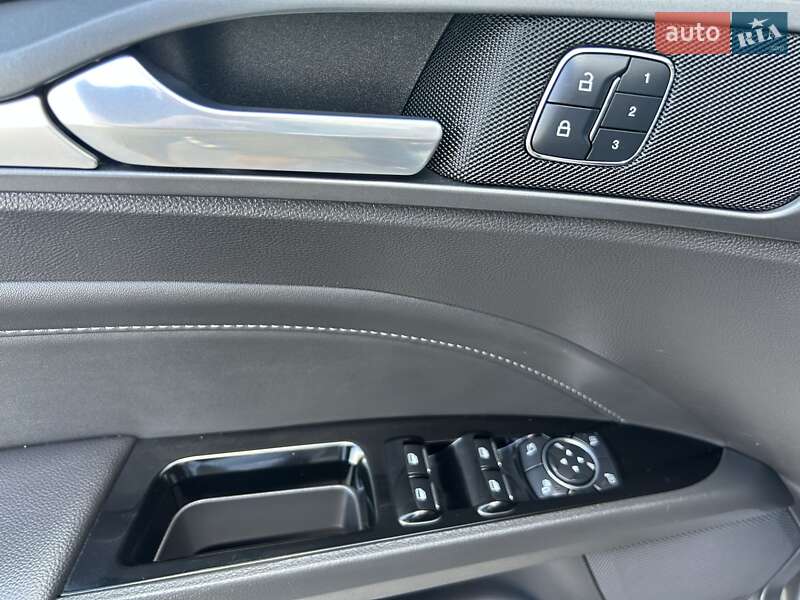 Седан Ford Mondeo 2016 в Луцке