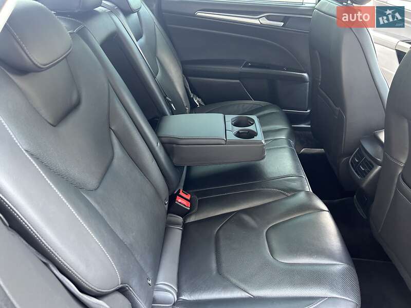 Седан Ford Mondeo 2016 в Луцке