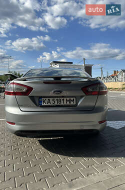Седан Ford Mondeo 2012 в 